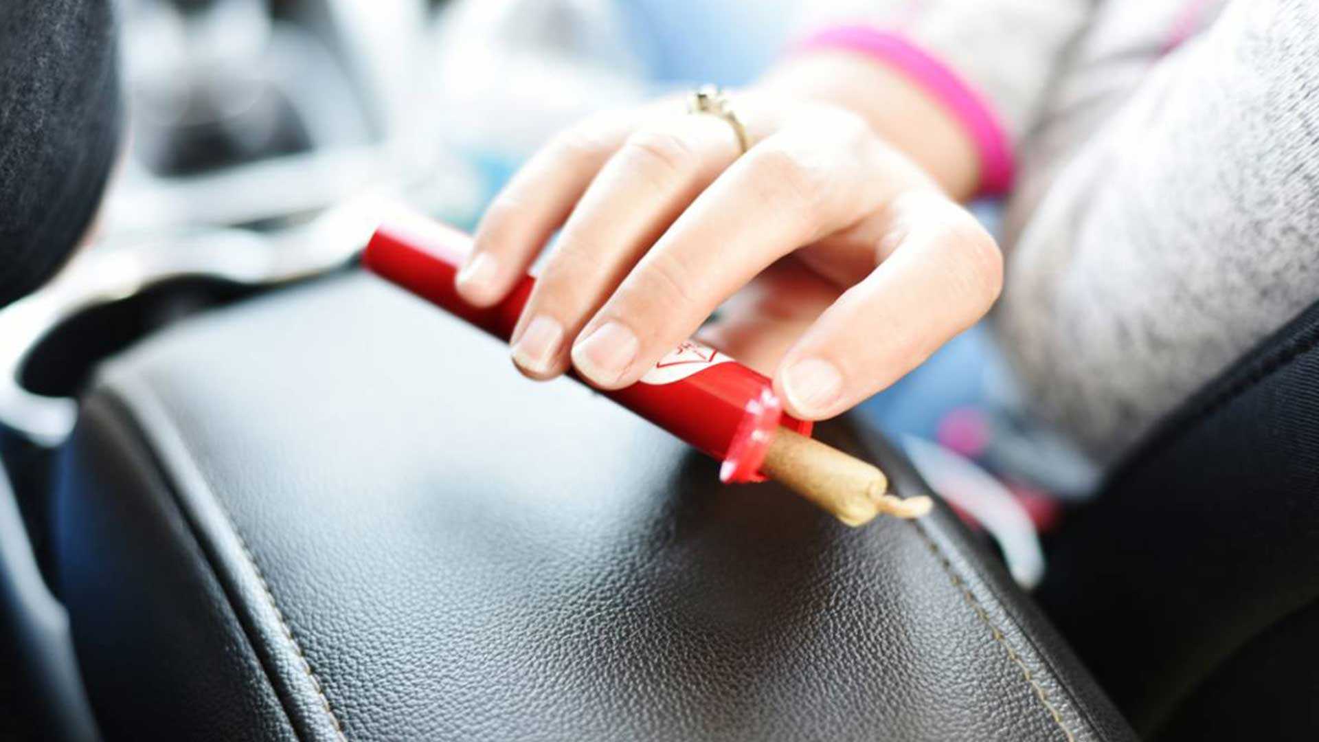 Comment vous assurer après l'annulation de votre permis pour consommation de CBD ?